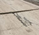 Очевидцы: бетонная плита "лопнула" на мосту в Корсаковском районе