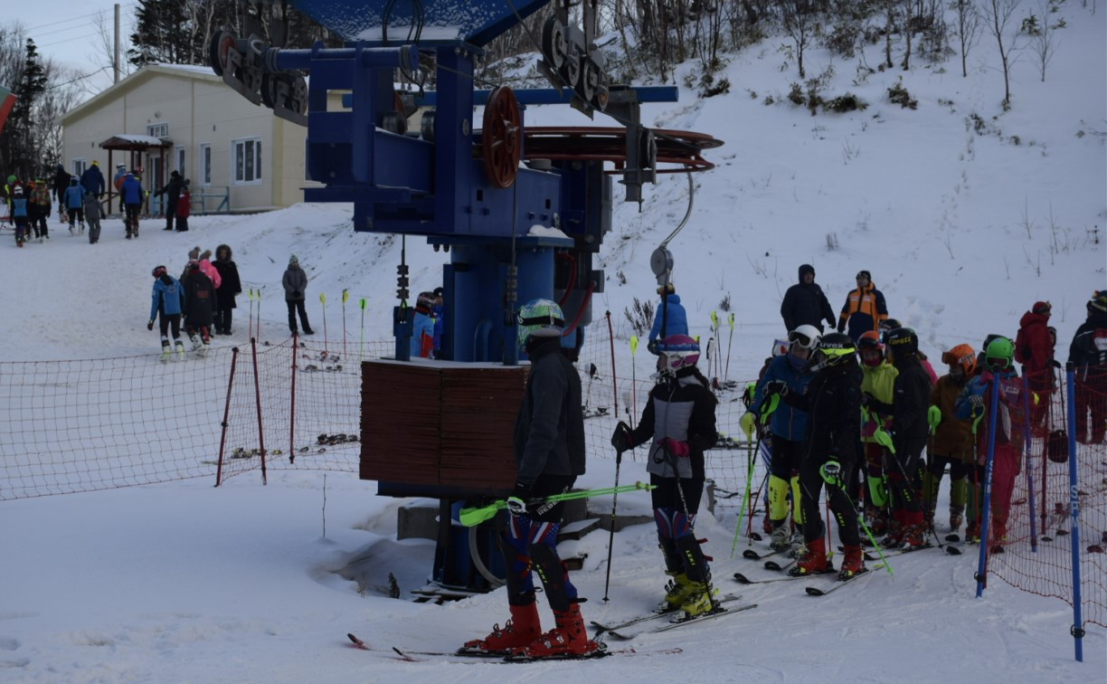 Восемь сахалинских горнолыжников не смогли финишировать на чемпионате области