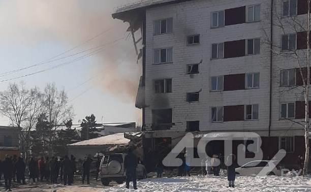 Момент взрыва газа в жилом доме на Сахалине попал на видео