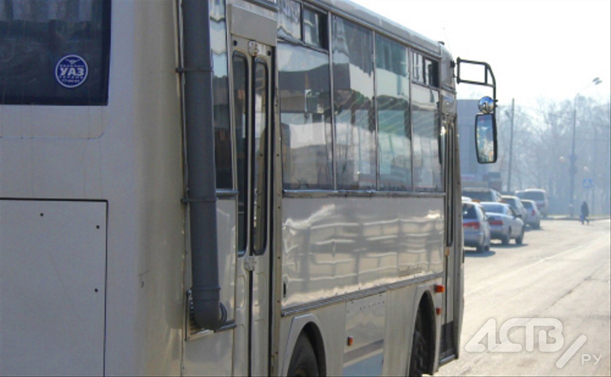 На Сахалине уволят водителя, который высадил школьницу из-за неработающего терминала 