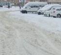 "Всё в снегу по самые уши": сахалинец снял на видео автобусы, застревающие в сугробах в Холмске