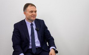 Политика и экономика