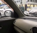"Вся морда разбита": седан и кроссовер жёстко столкнулись в Южно-Сахалинске