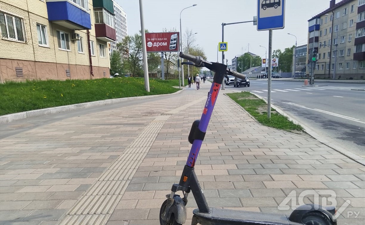 В Южно-Сахалинске утвердили обвинение мужчине, угнавшему с помощью болгарки электросамокат