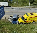 Два пассажира автомобиля скорой помощи пострадали в ДТП на Сахалине