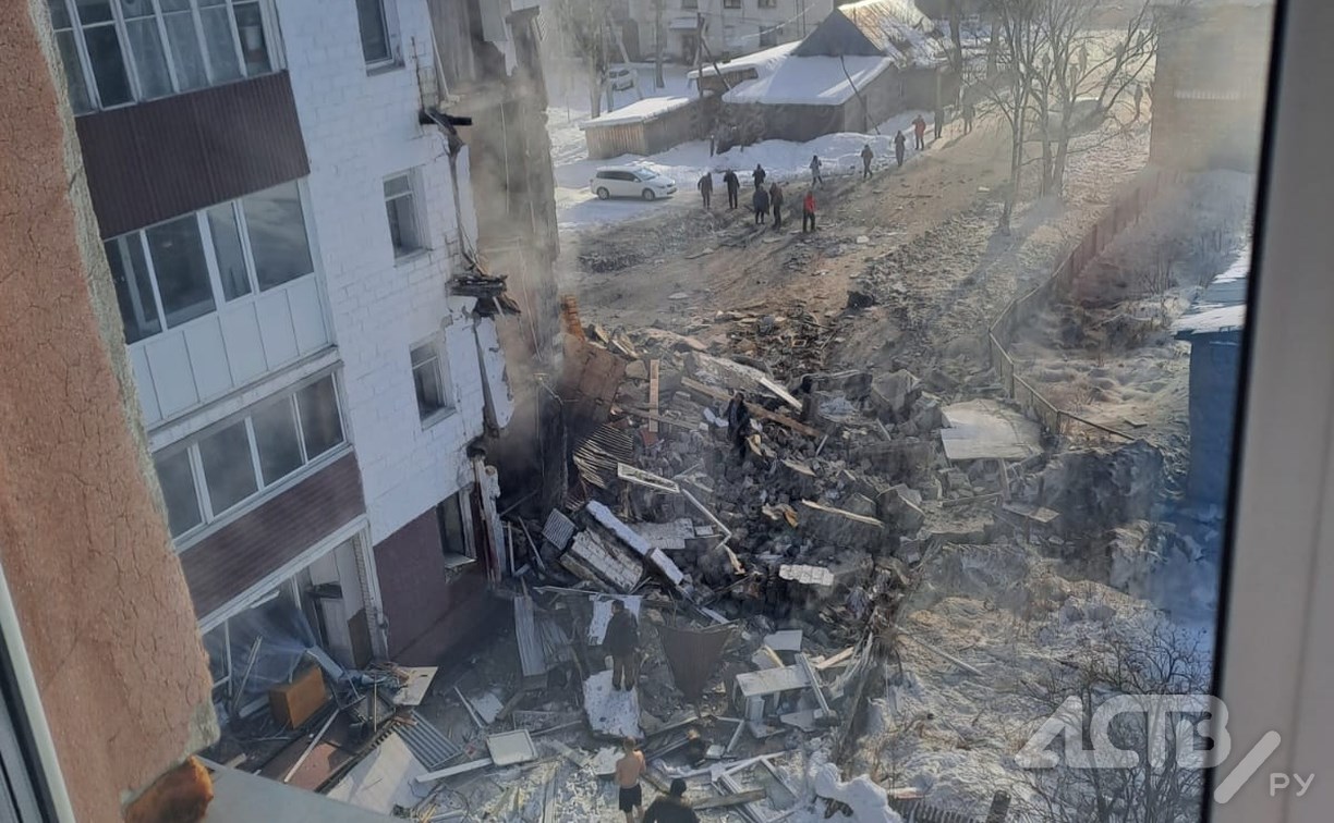 Число жертв взрыва в жилом доме на Сахалине выросло до 7 человек