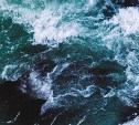 "Держитесь подальше от моря": волны высотой в 4 метра прогнозируют у берегов Итурупа 
