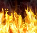 Мужчину эвакуировали из горящей квартиры в Шахтерске