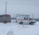 Сахалинские спасатели переправили через трещину в припае 26 человек