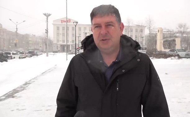 "Проезд по всем дорогам обеспечен": власти Южно-Сахалинска рассказали, как спасают город от снега