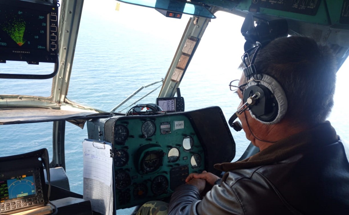 Спасатели продолжают поиски пропавшего в море сахалинца