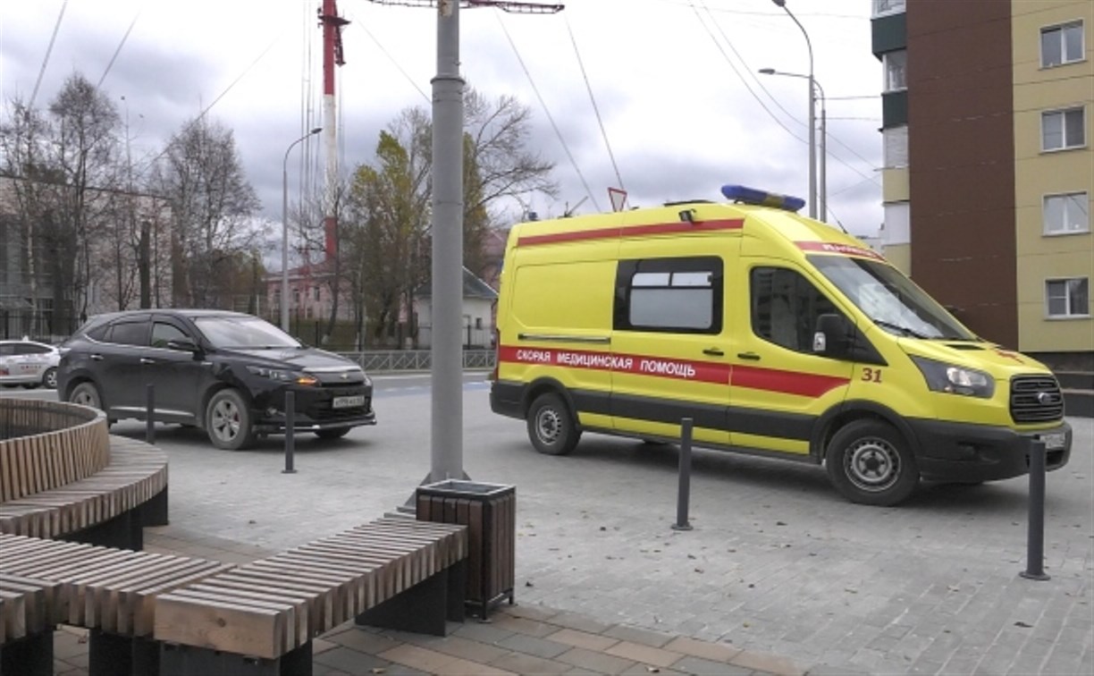 Водитель гибрида в Южно-Сахалинске сбил женщину-пешехода