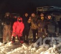 На Сахалине пожарные во внерабочее время спасли оказавшихся в снежном плену рыбаков