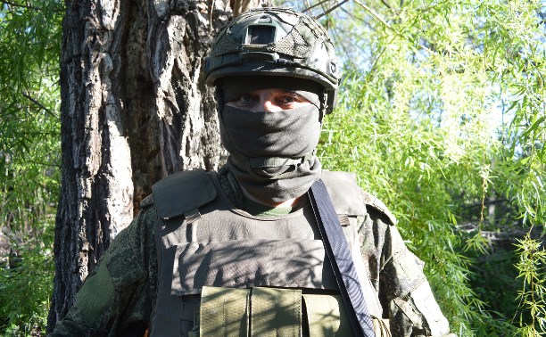 "Звезда стёрта, а намалёвана нацистская свастика"