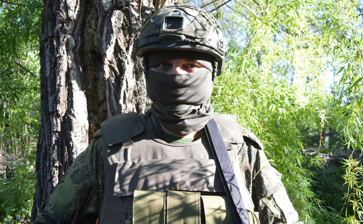 "Звезда стёрта, а намалёвана нацистская свастика"