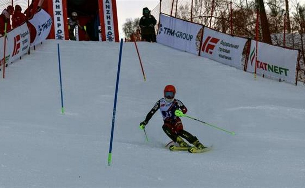 Четыре сахалинца вошли в десятку сильнейших этапа Кубка России по горным лыжам