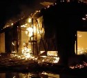 157 тонн воды вылили при тушении горящего цеха лесопилки в Молодежном 