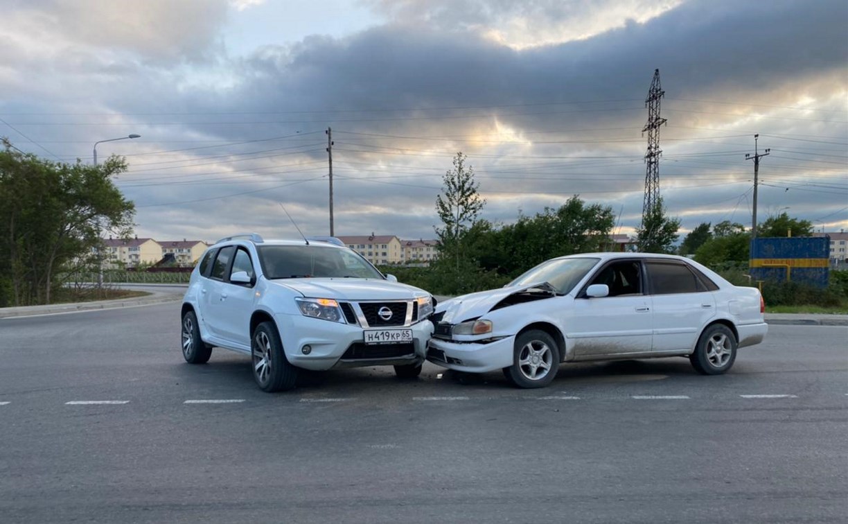 Очевидцев столкновения Nissan Terrano и  Toyota Sprinter в Дальнем ищет ОГИБДД