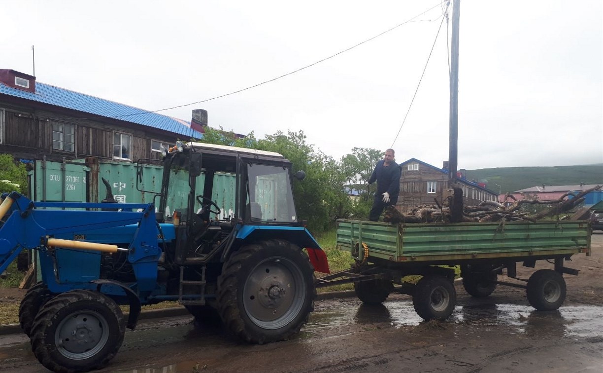 Наводнение в Северо-Курильске смыло три моста, один восстановить не  получается - Новости Сахалинской области - astv.ru