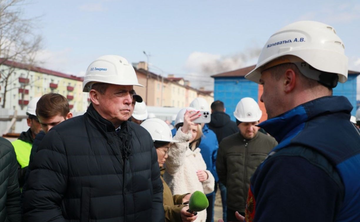 Валерий Лимаренко распорядился сдать ледовый комплекс в Макарове до конца года
