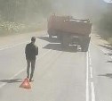 Легковушка вылетела в кювет при столкновении с грузовиком на юге Сахалина