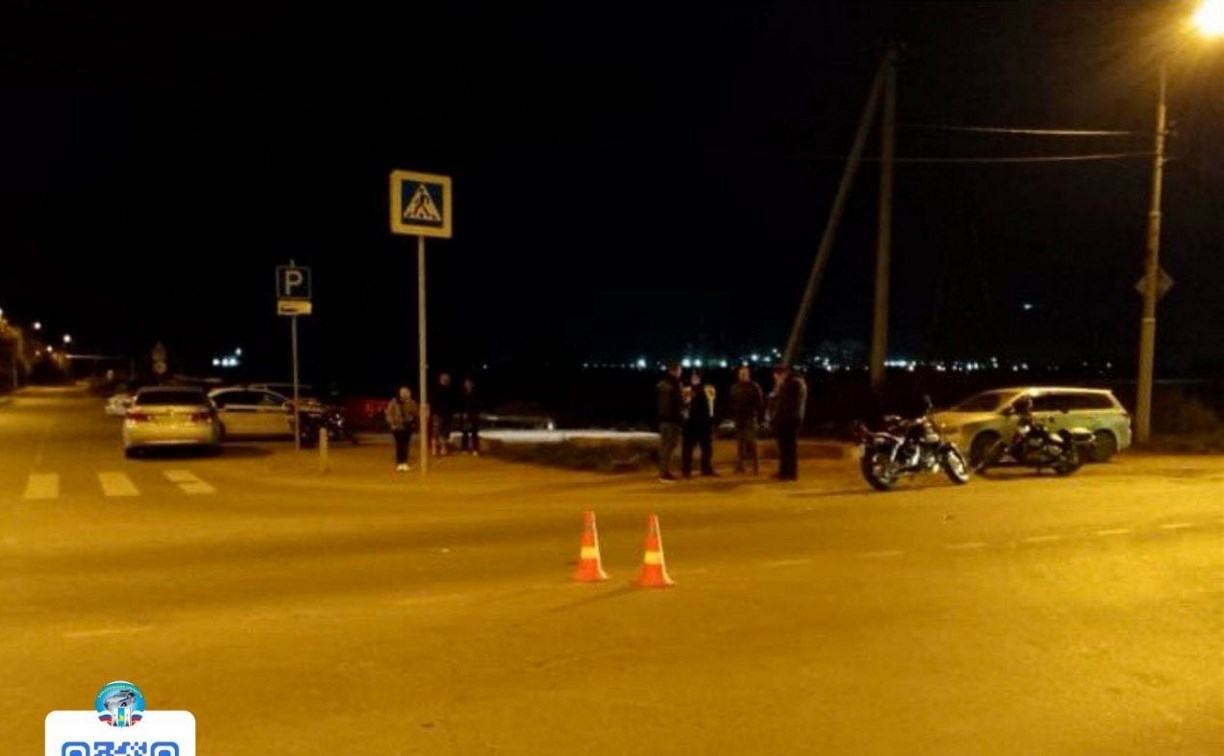 В Луговом женщина-водитель на "Кроуне" сбила молодую мотоциклистку 