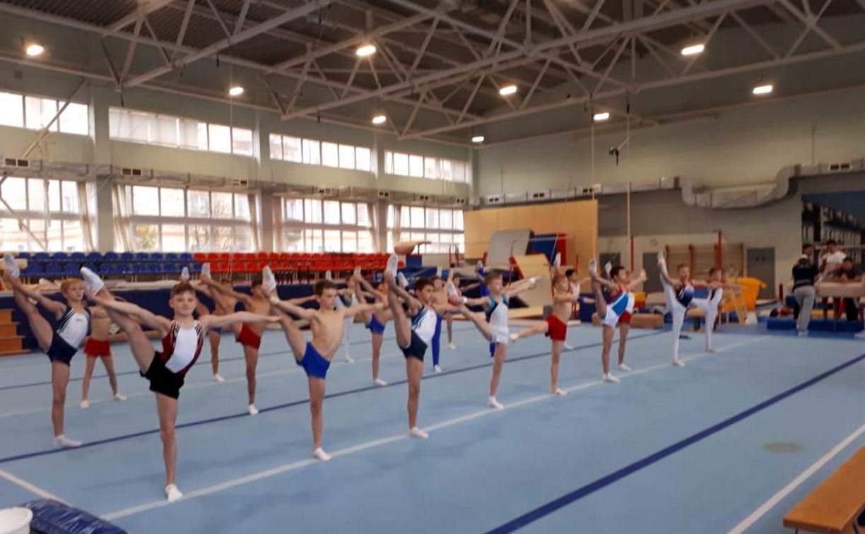 Гимнасты с Сахалина готовятся ко всероссийским соревнованиям в Брянске