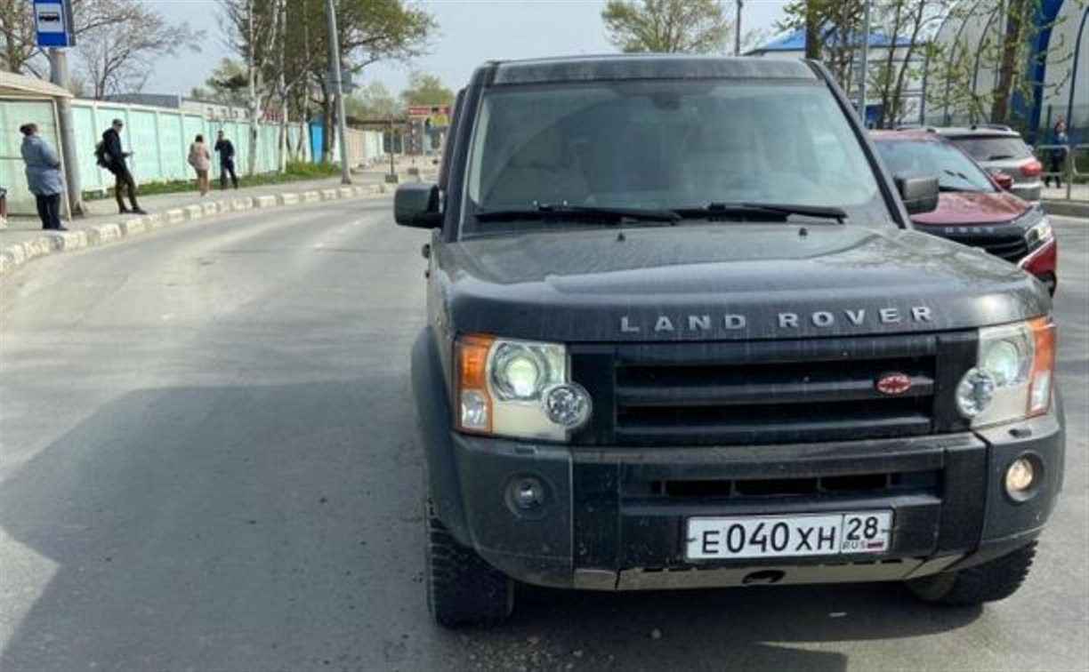 Сахалинские полицейские ищут свидетелей ДТП УАЗ "Патриот" и Land Rover