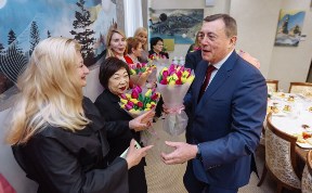 Политика и экономика