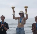 Островитянка Анна Вяткина взяла два золота на первом чемпионате и первенстве ДФО по сёрфингу на Сахалине