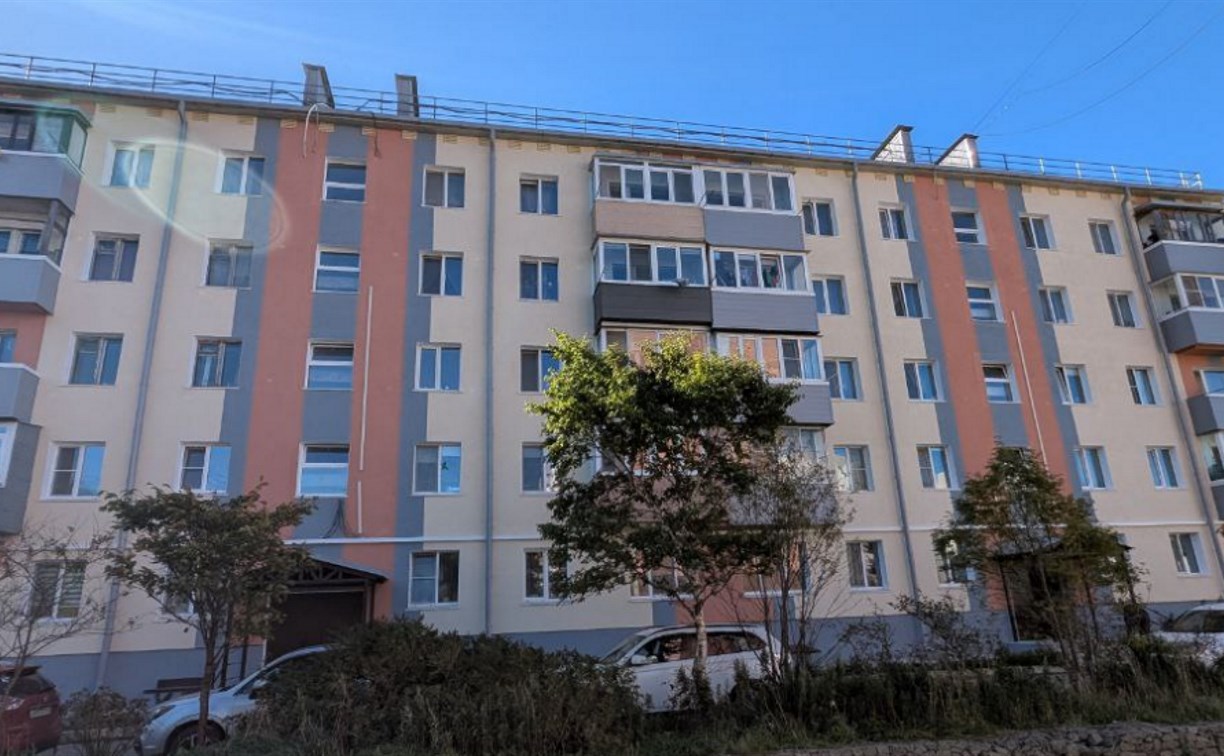 Сезон капремонта домов в 2025 году в Сахалинской области близится к завершению