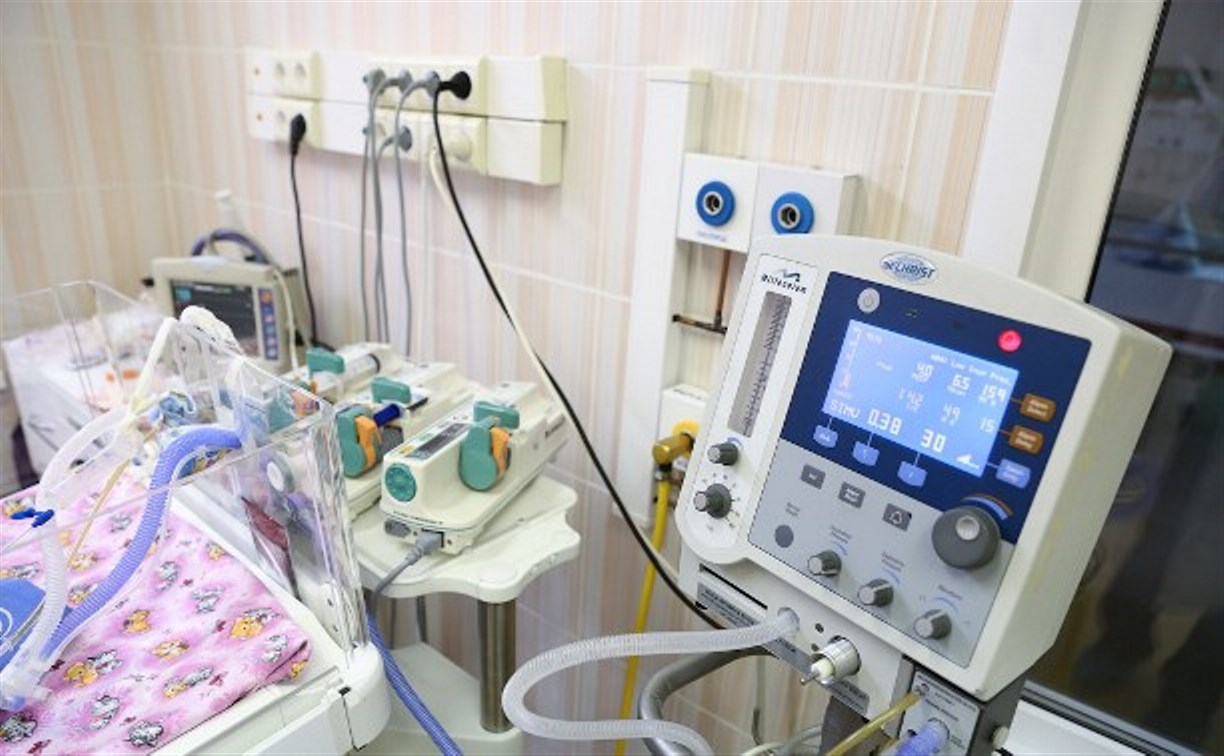 Холмская больница закупала оборудование по завышенным ценам за взятки