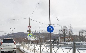 В Южно-Сахалинске совершенствуют работу светофора на пересечении пр. Мира и ул. Больничной 