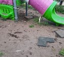Власти Невельска предложили жителям заплатить за ремонт опасной детской площадки