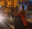 "Температура была такая, что плавились окна": один человек получил ожоги при пожаре в Холмске