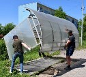 В Поронайске старые остановки уступают место новым павильонам
