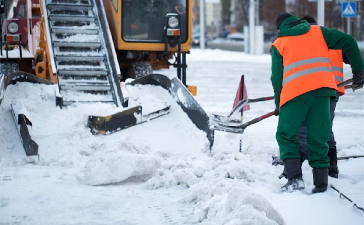 Планы по расчистке улиц и дворов в Южно-Сахалинске в ночь на 13 февраля