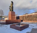 Полиция и УФСБ установили личности школьников, потушивших Вечный огонь в Южно-Сахалинске