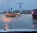 Мощный ливень накрыл Южно-Сахалинск: улицы затопило, без света сидят сотни жителей