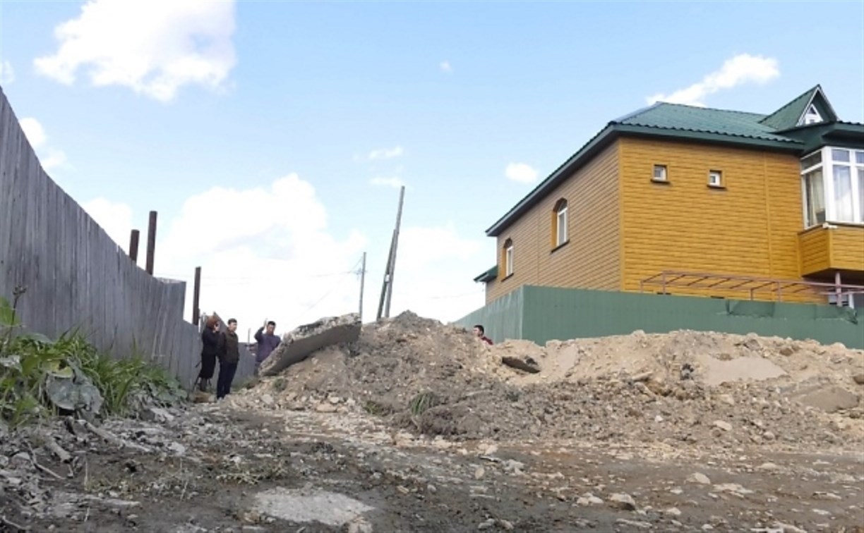 Из Южно-Сахалинска в Южно-Сахалинск через тридевять земель: жители остались без проезда к домам