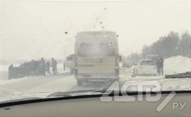 Несколько автомобилей столкнулись в районе Березняков