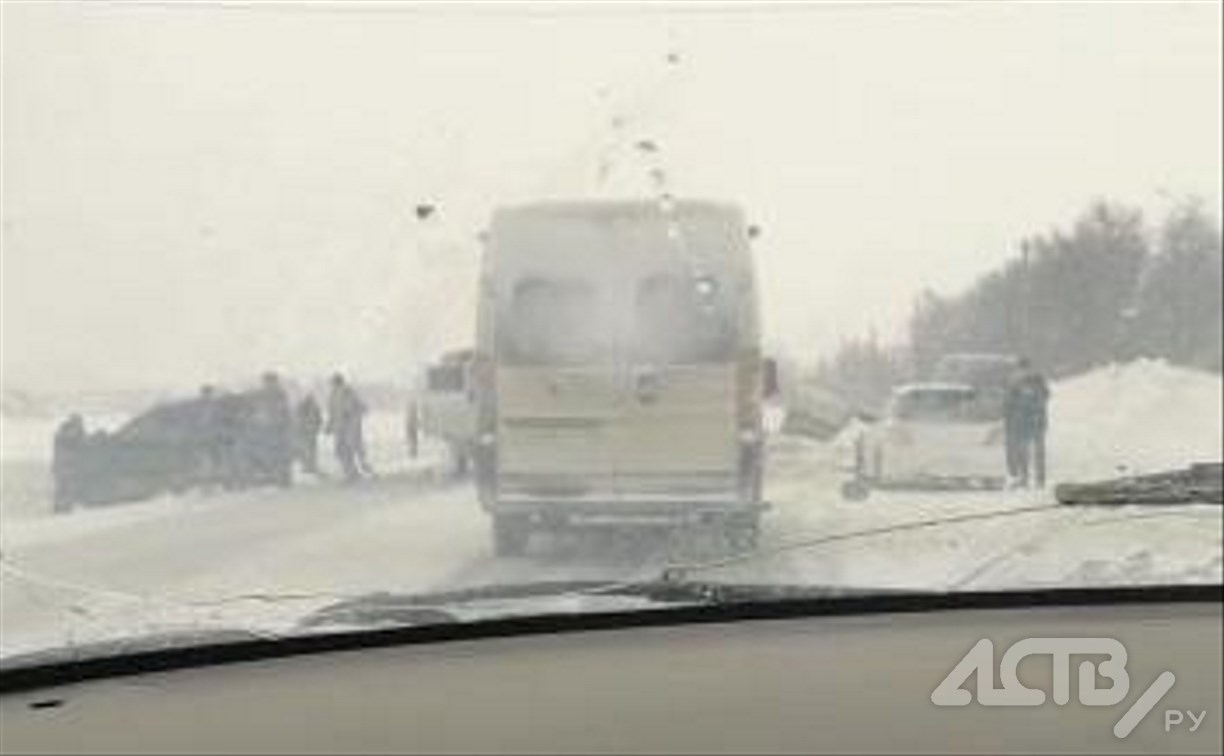 Несколько автомобилей столкнулись в районе Березняков