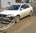 Грузовик врезался в "Короллу" и скрылся с места ДТП в Южно-Сахалинске