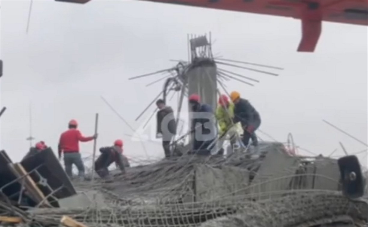 На месте обрушения здания в Южно-Сахалинске задействовали дополнительные силы