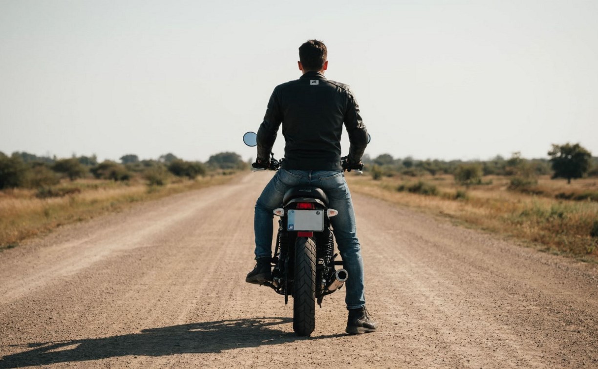 Байкер из Корсакова лишился мотоцикла за пьяное вождение