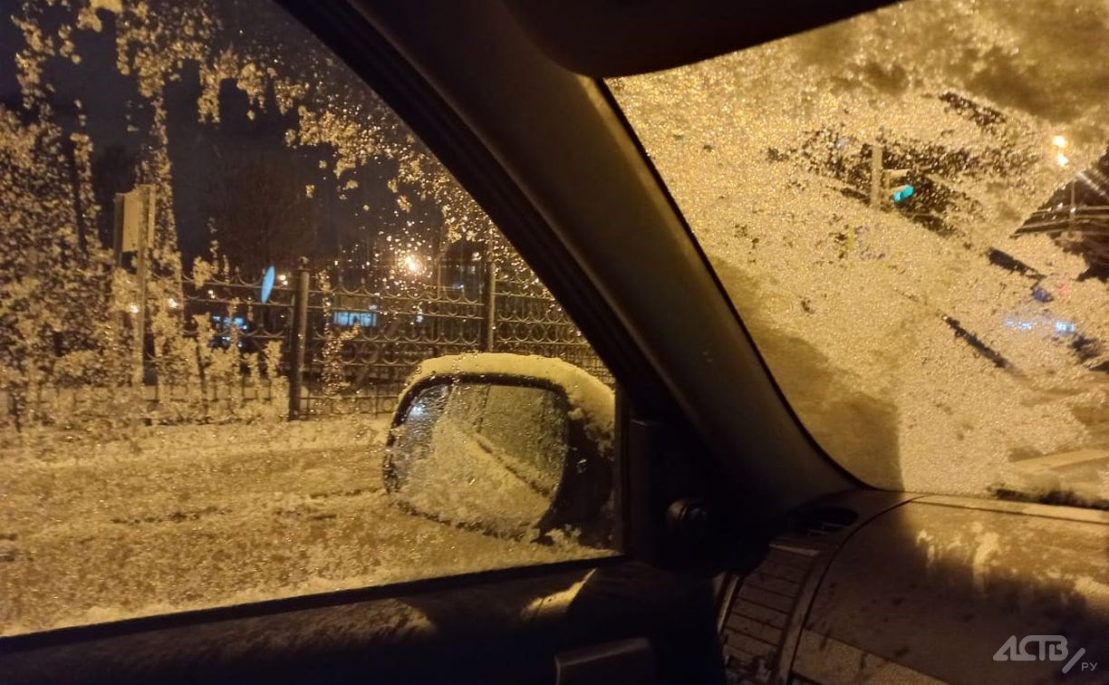 Пробки в Южно-Сахалинске утром 13 декабря: дождь и снег парализовали движение