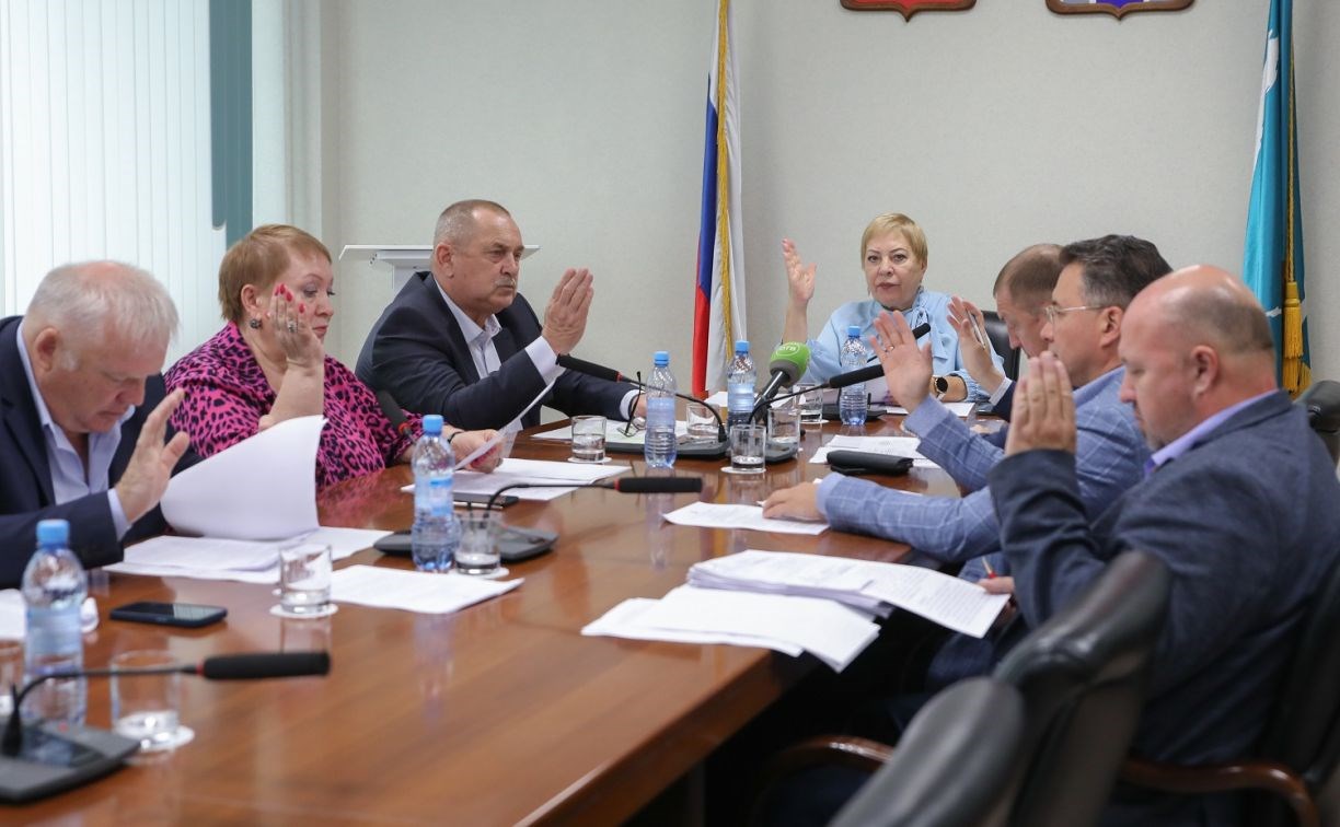 На муниципальную службу на Сахалине будут брать иностранцев