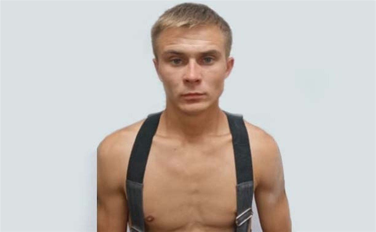Сахалинская полиция ищет жертв мускулистого полуобнаженного блондина