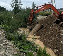 В Новотроицком подтопило участок из-за канавы, которую засыпал местный житель