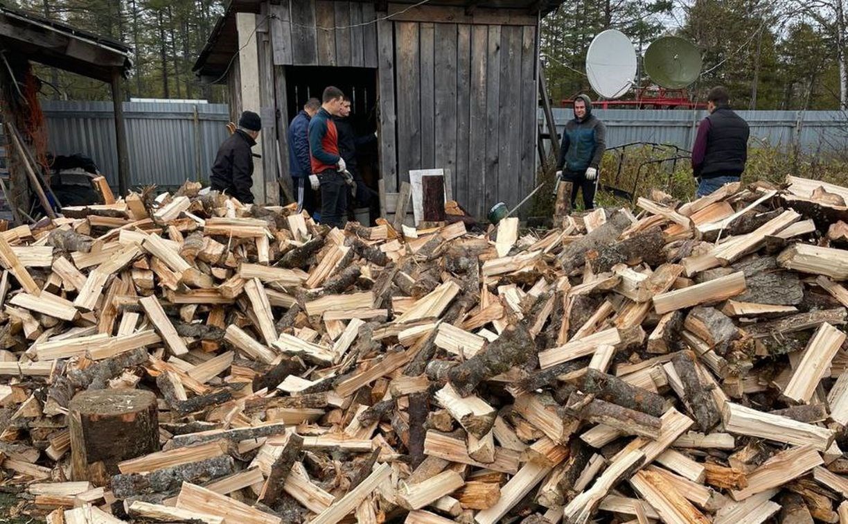 Кубы дров и 400 тысяч за пару часов: как на Сахалине поддерживают мобилизованных и их семьи